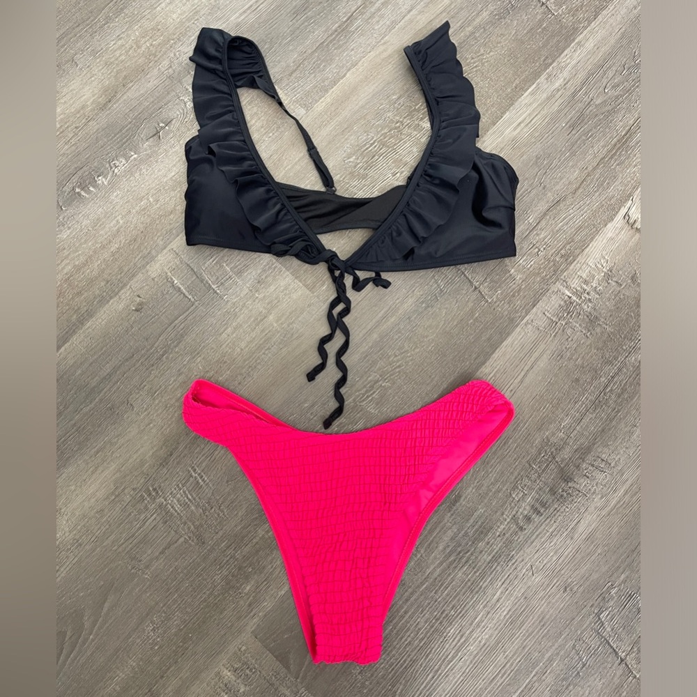 Shein Two Piece Swimsuit Set Size Medium Hot Pink and Black Bikini